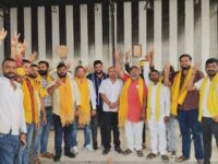 आजमगढ़ में सुभासपा का बढ़ा जनाधार, 50 से अधिक युवाओं ने थामा पार्टी का दामन, गूंजे ‘सुहेलदेव जिंदाबाद’ के नारे