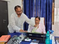 सीएमओ डॉ. एन.आर. वर्मा ने सभी स्वास्थ्य केंद्रों को अलर्ट मोड में रहने के दिए निर्देश, लापरवाही पर होगी कड़ी कार्रवाई